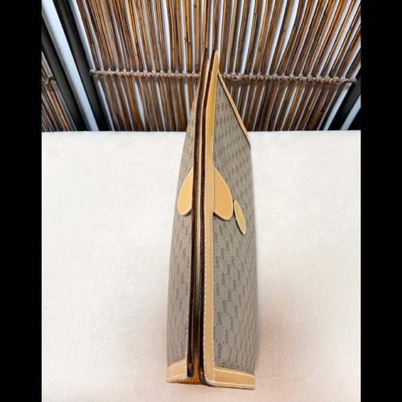 Gucci bag, Gucci Supreme, Gucci Clutch, Pristine Condition, Classy Clutch - Picture 10 of 16